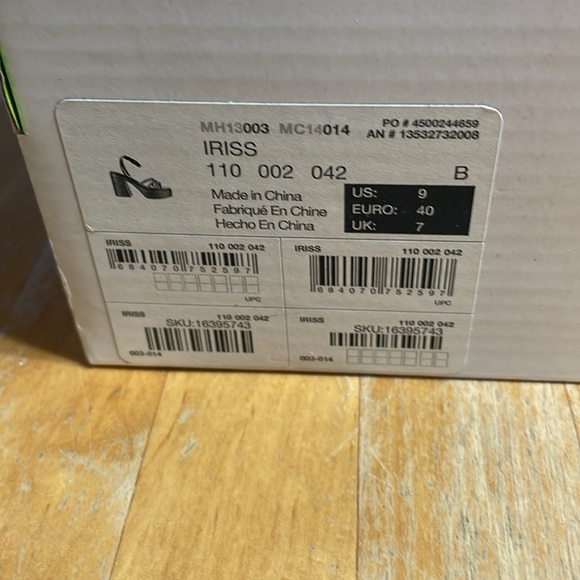 New in box Call it spring Iriss heeled platform sandals - Picture 9 of 9